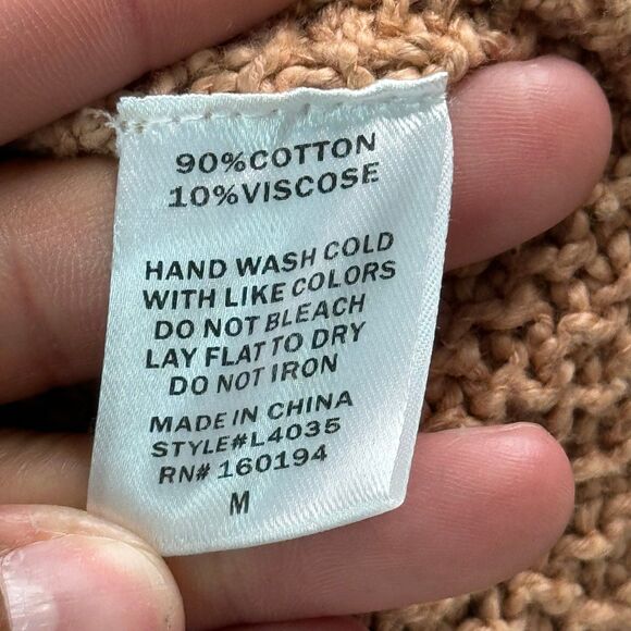 By Together salmon colored oversized sweater. Size medium - Picture 4 of 4